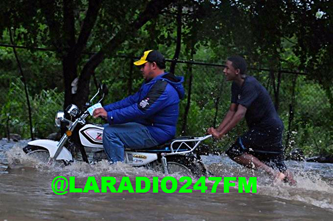 En Santiago se registran inundaciones, derrumbes, árboles y postes en el suelo