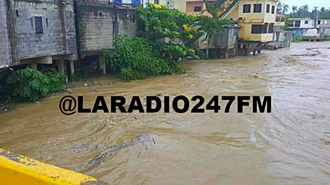 Inundaciones dañan puente en Jamao al Norte por lluvias de María HURACAN MARIA