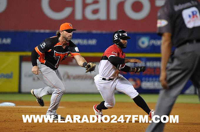 Moya jonronea y Toros derrotan 11-3 a Leones Dan nueve hits seguidos en un octavo episodio de siete carreras