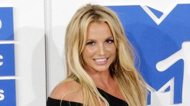 El equipo de Britney Spears prohibe el alcohol en su gira