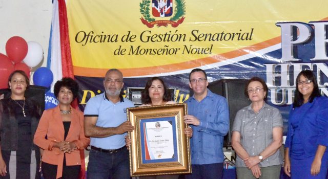 MINISTRO DE EDUCACIÓN ANDRÉS NAVARRO EXHORTA A MAESTROS Y ESTUDIANTES A SER REFERENTES POSITIVOS PARA LA SOCIEDAD