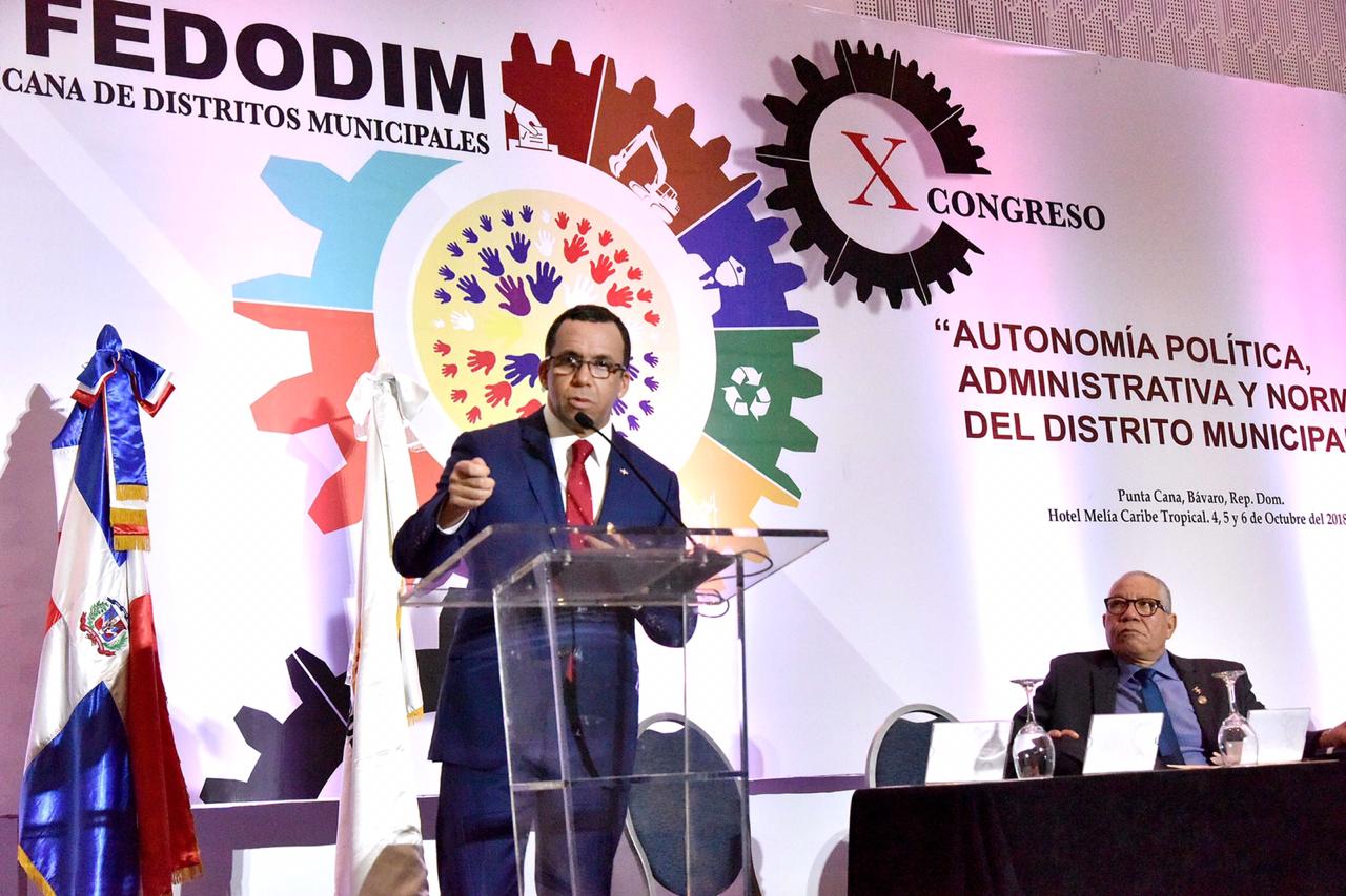 MINISTRO DE EDUCACIÓN ANDRÉS NAVARRO PROPONE UNA CONFEDERACIÓN DOMINICANA DE GOBIERNOS LOCALES PARA LOGRAR AGENDA COMÚN CON EL ESTADO