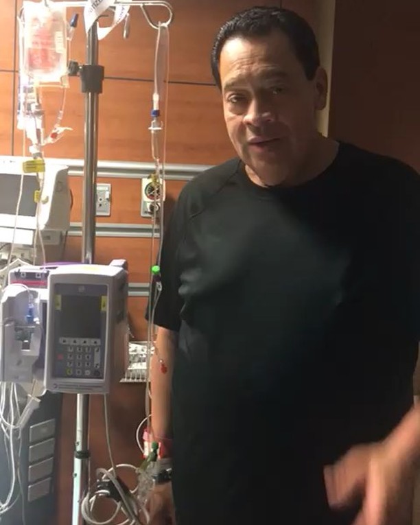 Tito Nieves entra a sala de operaciones y pide oración por él y por Cano Estremera