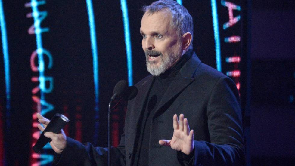 Miguel Bosé reaparece en los Grammy Latinos y despierta la alarma entre sus seguidores