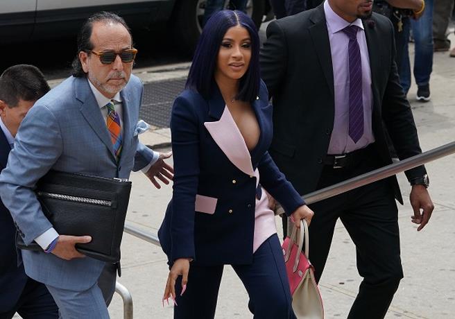 Cardi B se declara inocente de 14 cargos de agresión EN NUEVA YORK