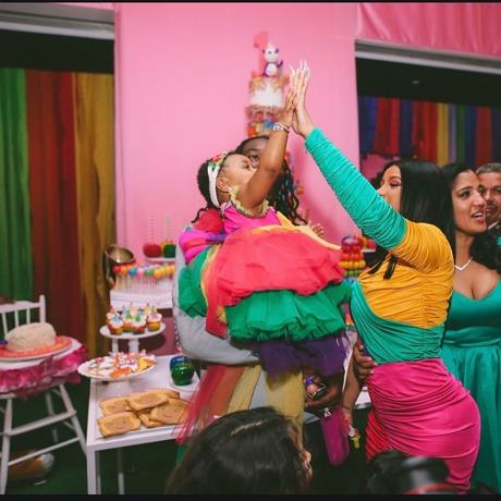 Cardi B celebra cumpleaños de su hija por todo lo alto, pese apagón