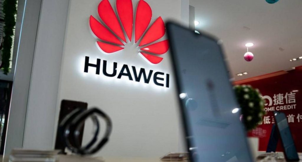 Huawei vende un 23 % más en el primer semestre pese al veto de EE.UU.