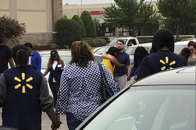 Tiroteo en tienda Walmart de Mississippi deja dos muertos